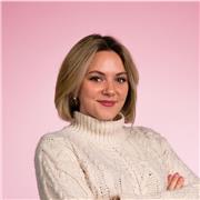 Insegnante di Photoshop e fotoritocco, con preparazione sulla grafica, per giovani studenti che vogliono interfacciarsi al Design